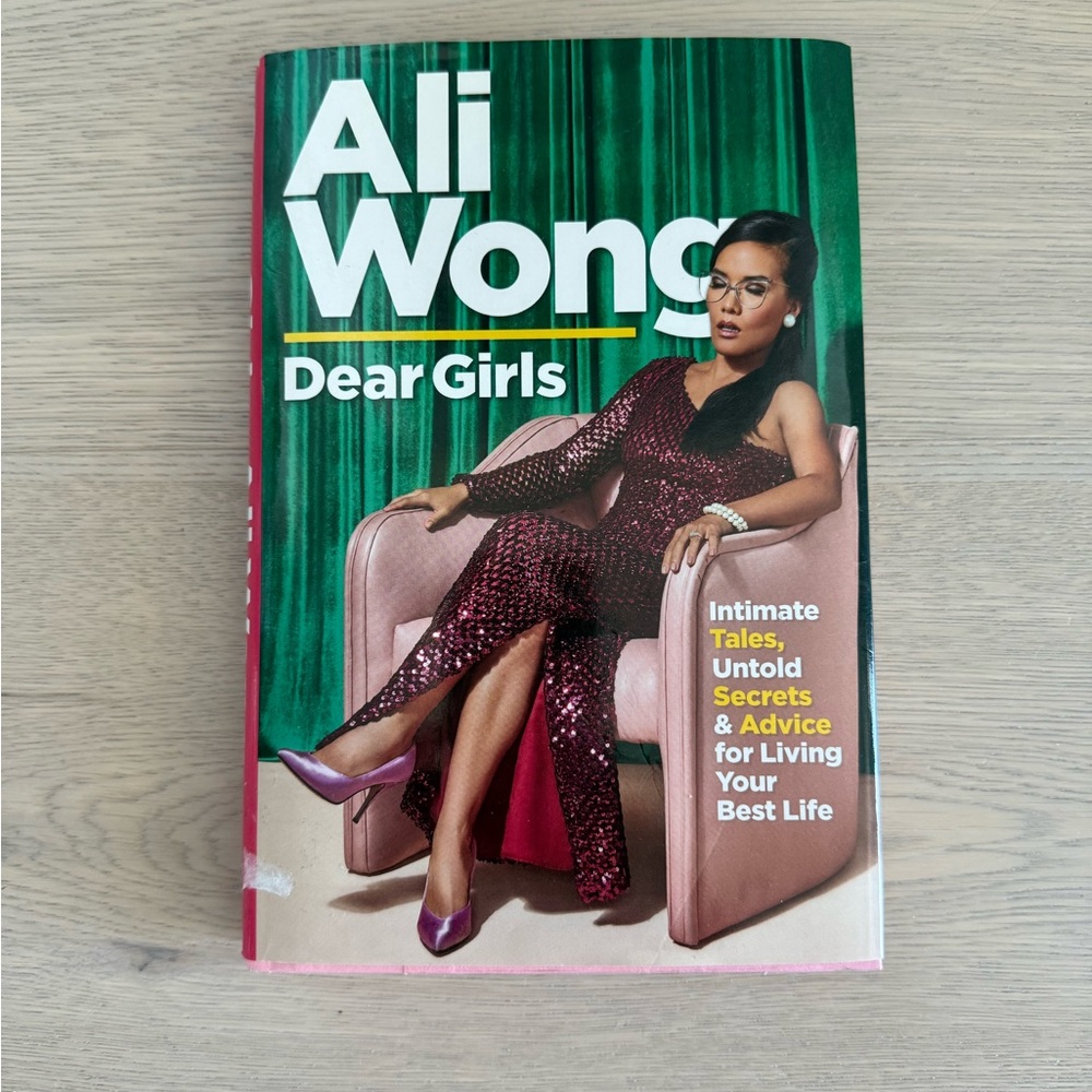 3/$30 Ali Wong 'Dear Girls' Book